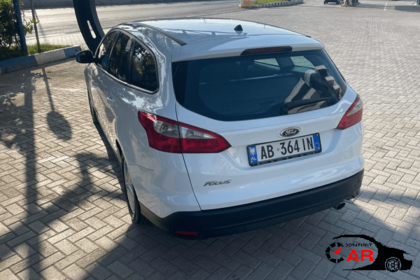 Ford Focus White - Dominant Car
